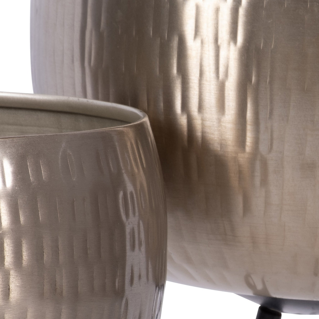 S/2 IRON 26"/22" HAMMERED BOWLPLANTERS, SILVER