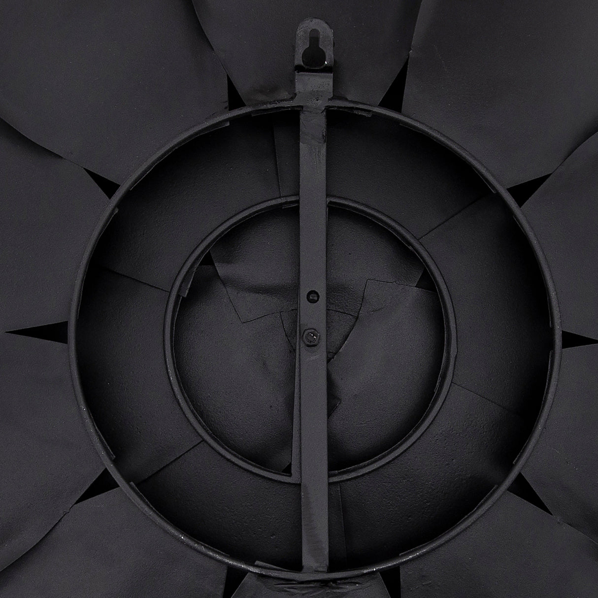 METAL 20" MULTI-LAYER FLOWER WALL DE