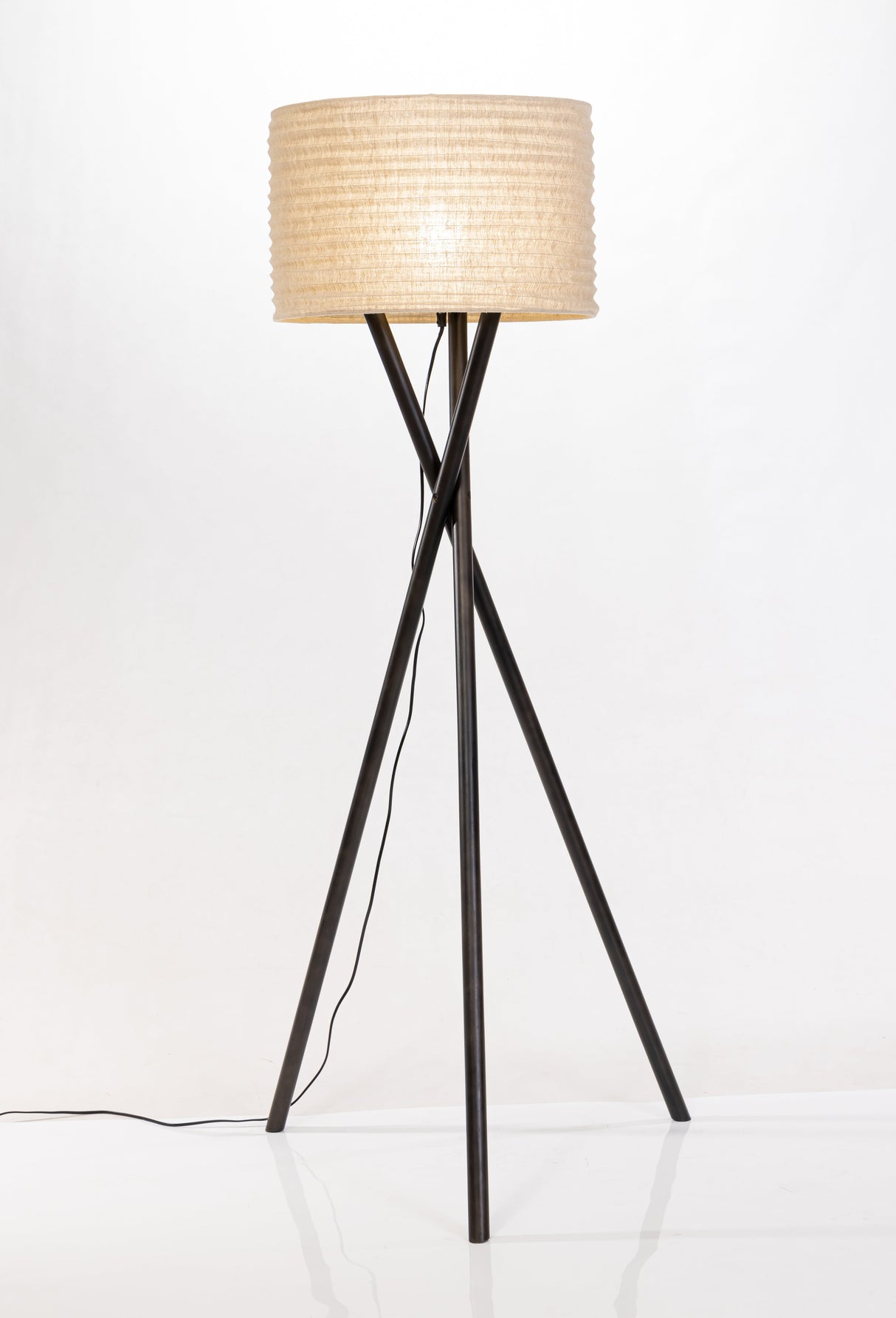 Arles - Wooden Tripod - Floor Lamp