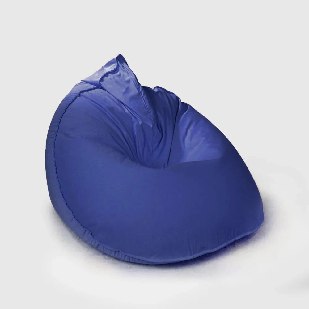 Lacrima ( PPTS16, 19-3938 Navy)