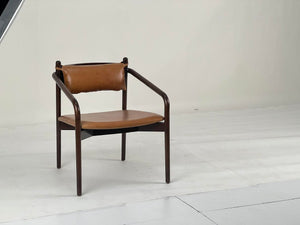 Lenti Tan Leather lounge chair