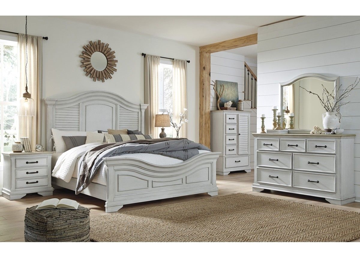 Teganville Bedroom Set