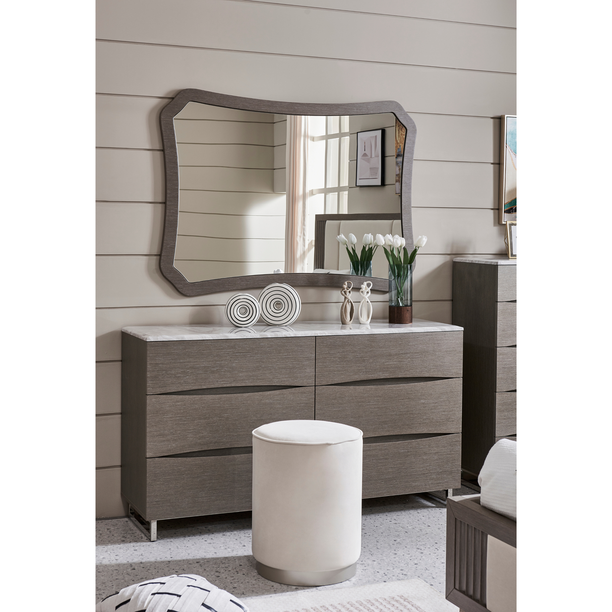 EBONY DRESSER