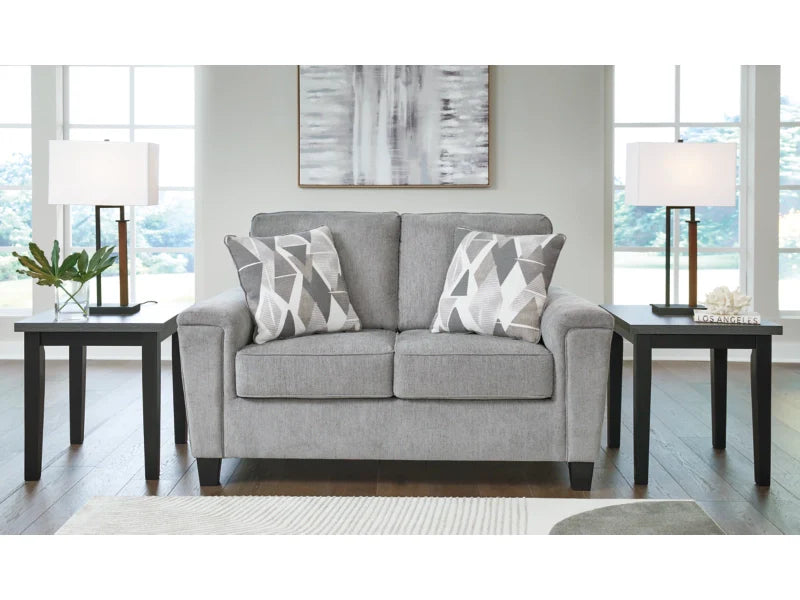 Leeshan Loveseat