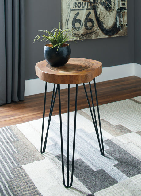 Eversboro Accent Table