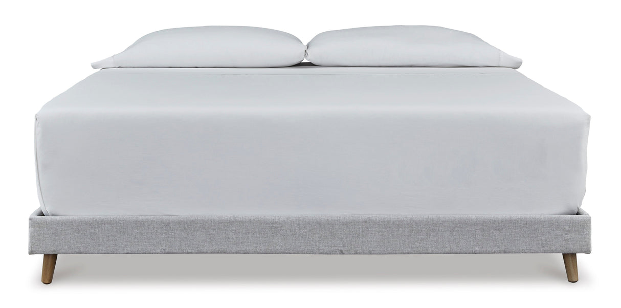 Tannally King Upholstered Platform Bed