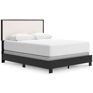 Kasteiner Queen Upholstered Bed