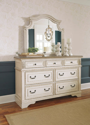 Realyn King Panel bedroom with chest