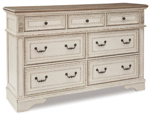 Realyn King Panel bedroom with chest