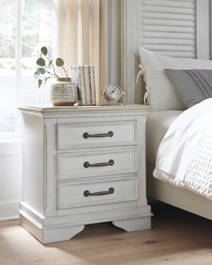 Teganville Bedroom Set