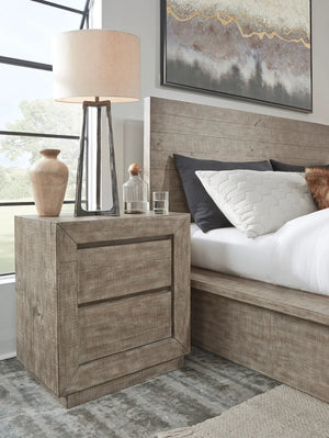 Langford Queen Bedroom Set With chest