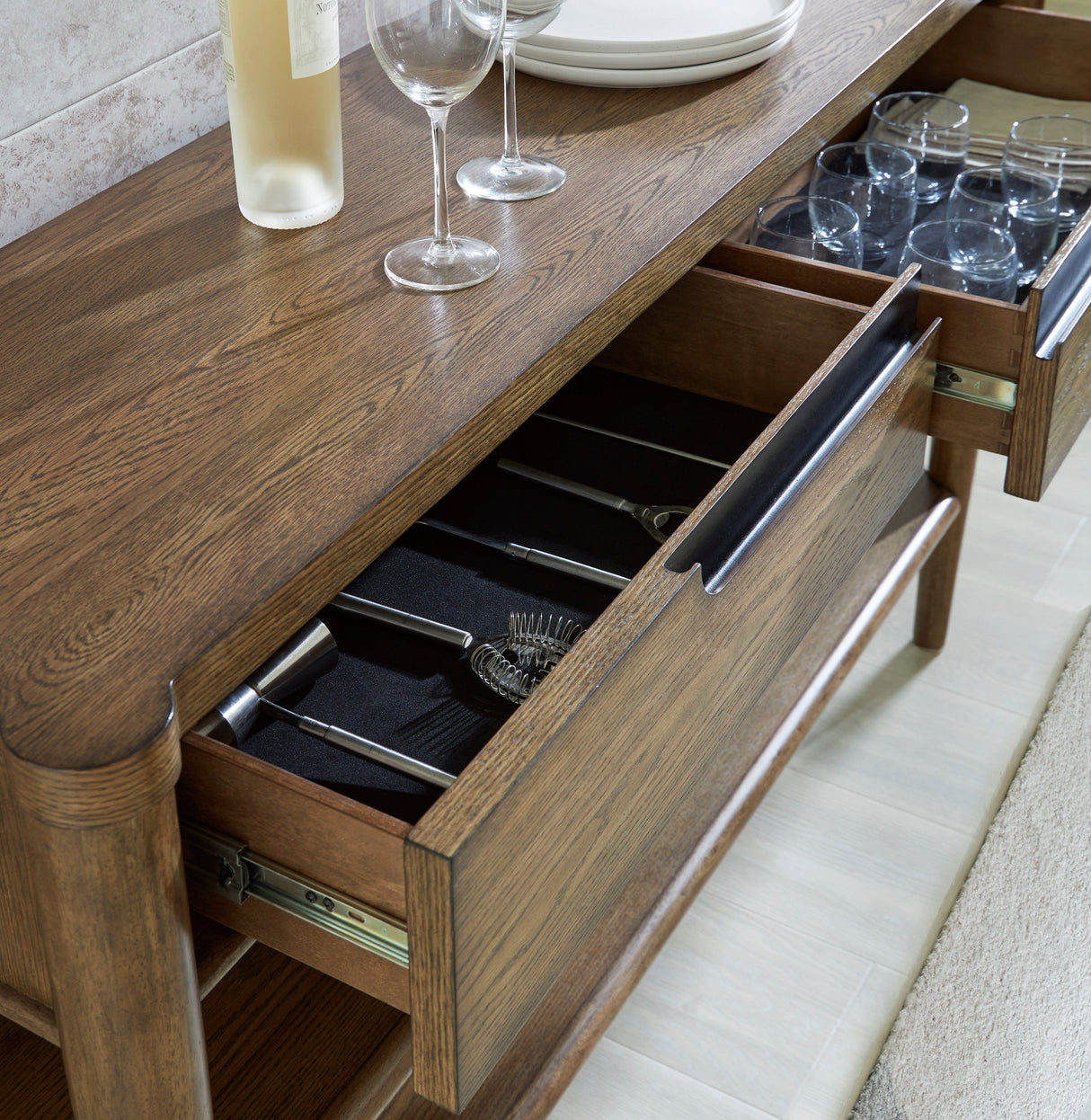 Roanhowe Dining Server