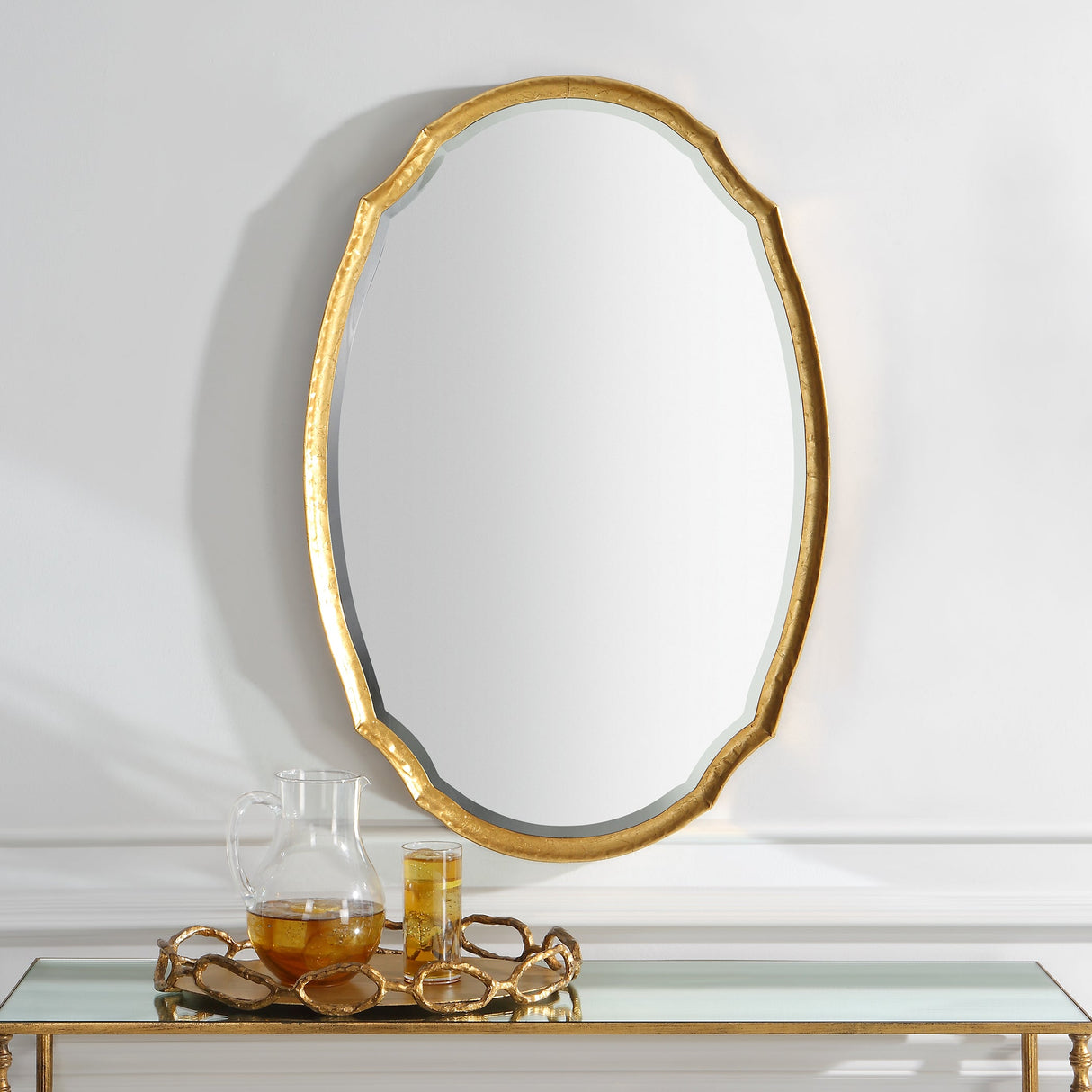 Oval mirror gold