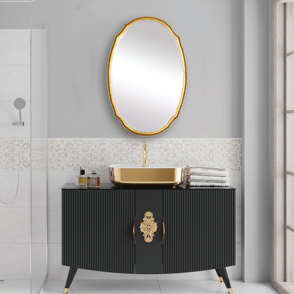 Oval mirror gold