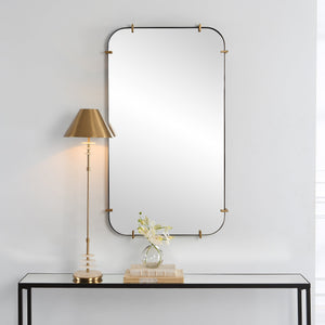 Pali Mirror