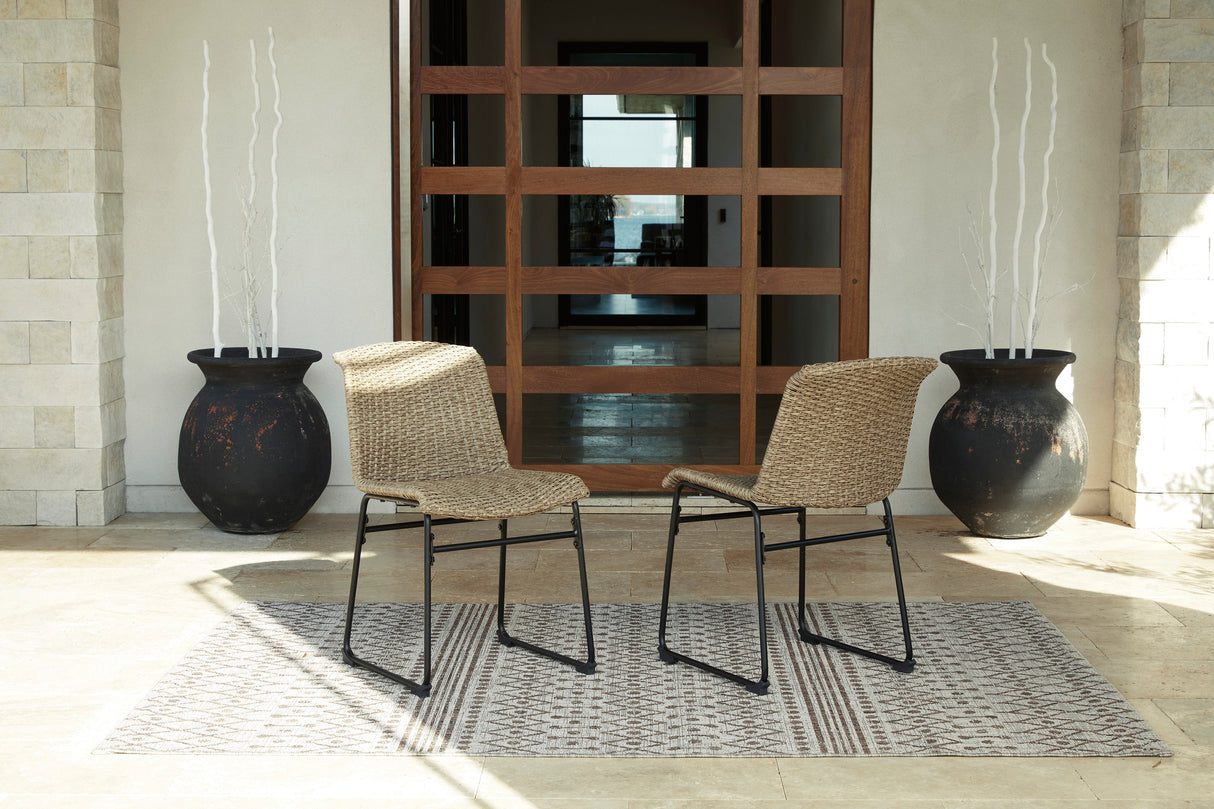 Amris Outdoor Dining Set