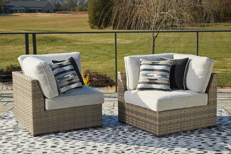 Calworth Outdoor Set