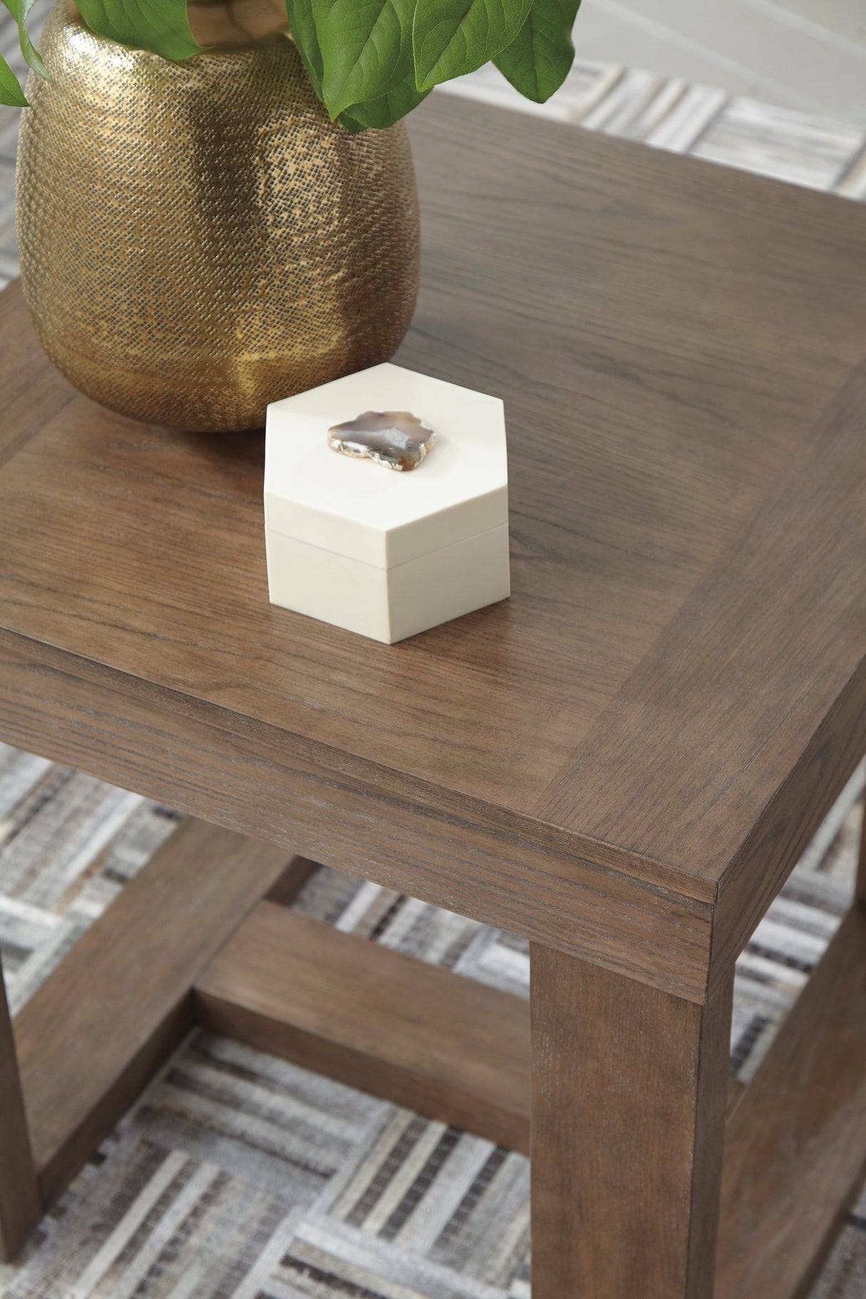 Cariton end table