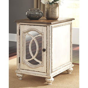 Realyn Chairside End Table