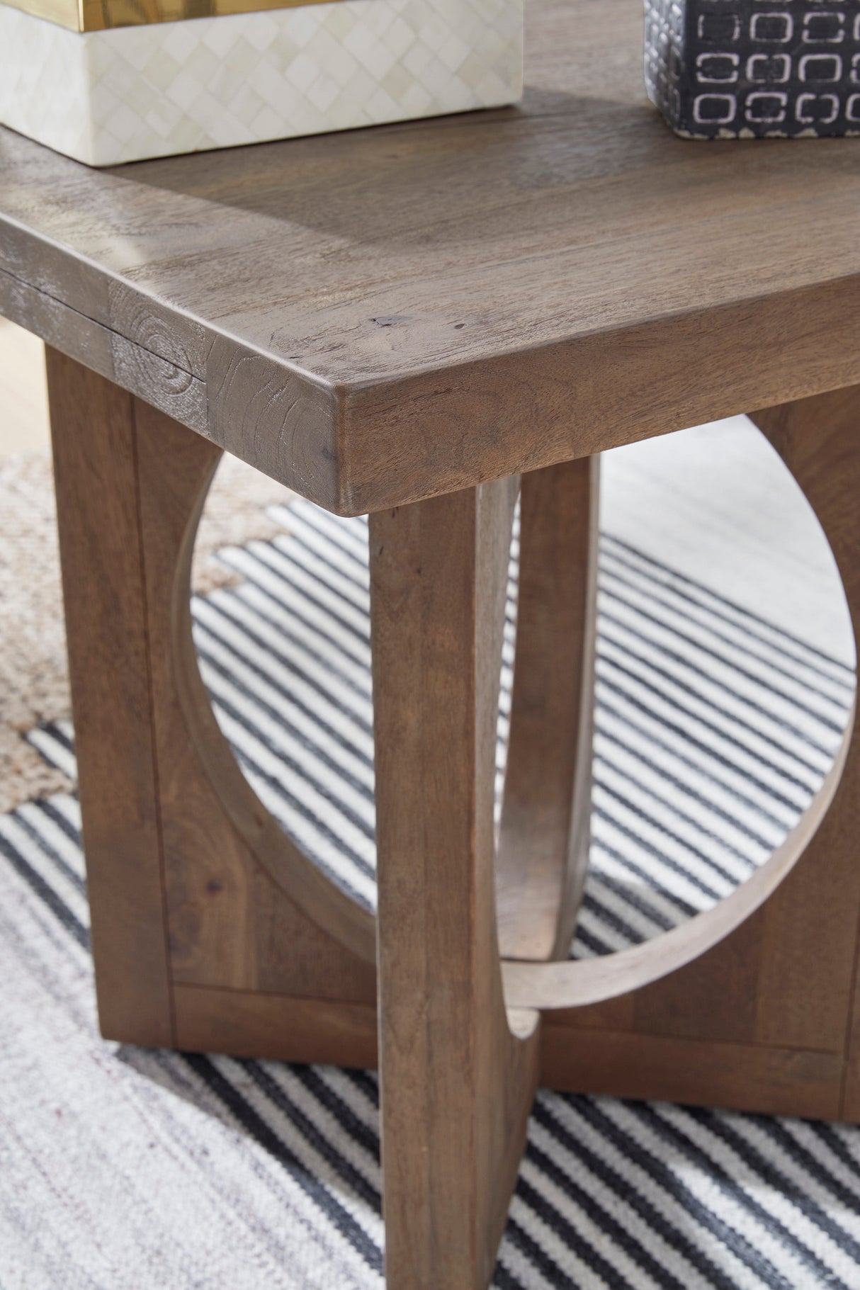 Abbianna End Table