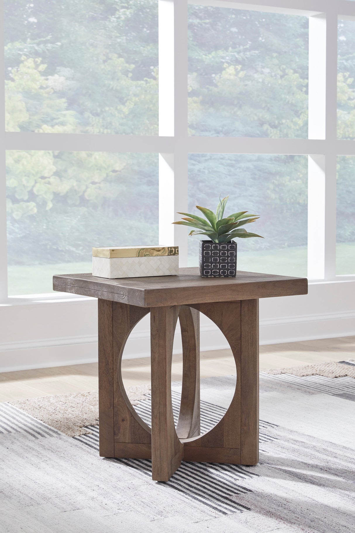 Abbianna End Table